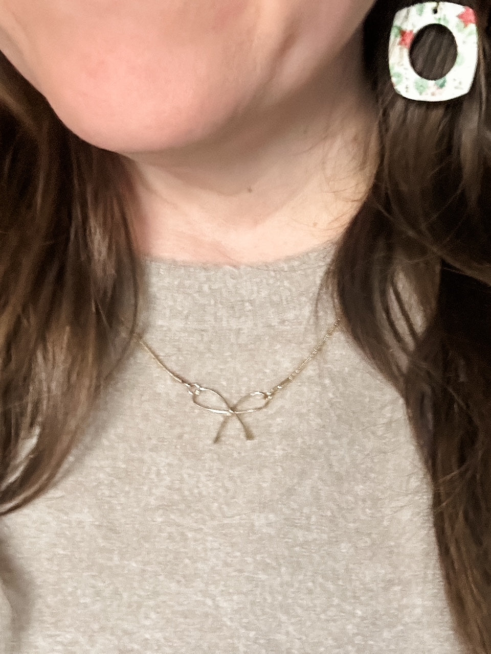 So Enchanting Bow Necklace, Gold