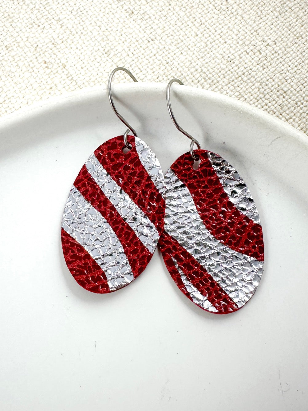 Fireflash Leather, Small Dogwood