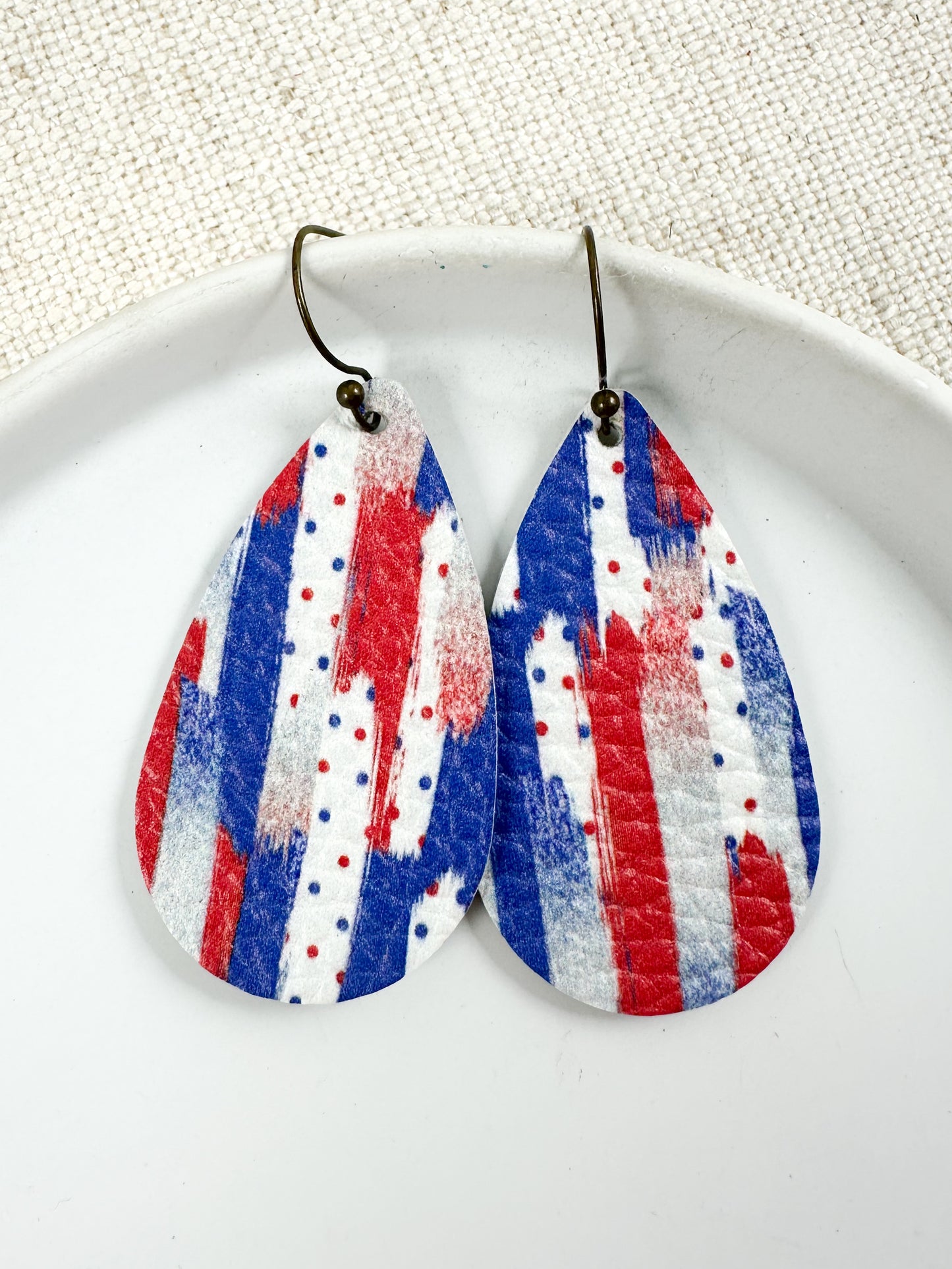 Firecracker Confetti Leather, Medium Oak