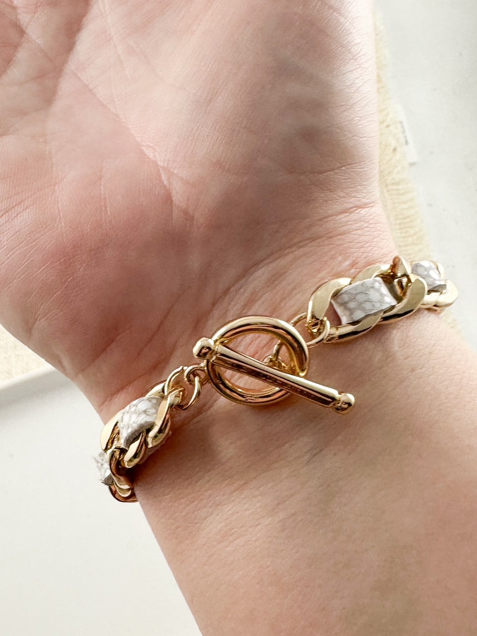 Chain & Hide Bracelet, White