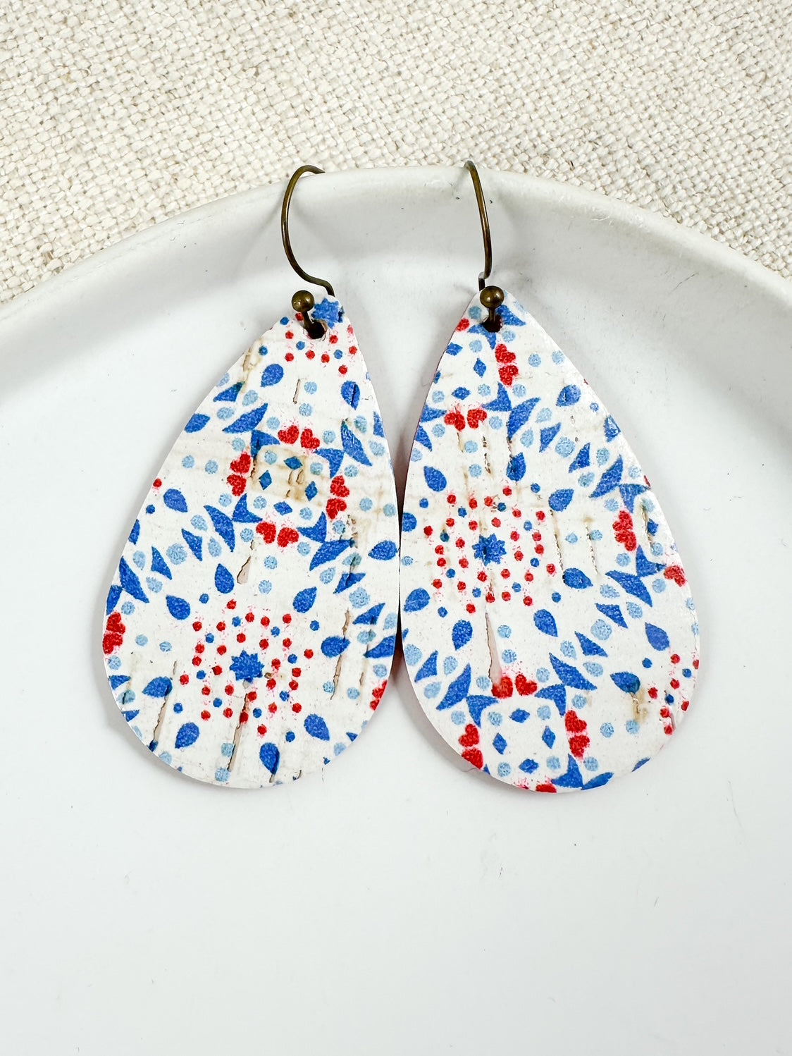 Front Porch Fireworks Earrings, Medium Oak
