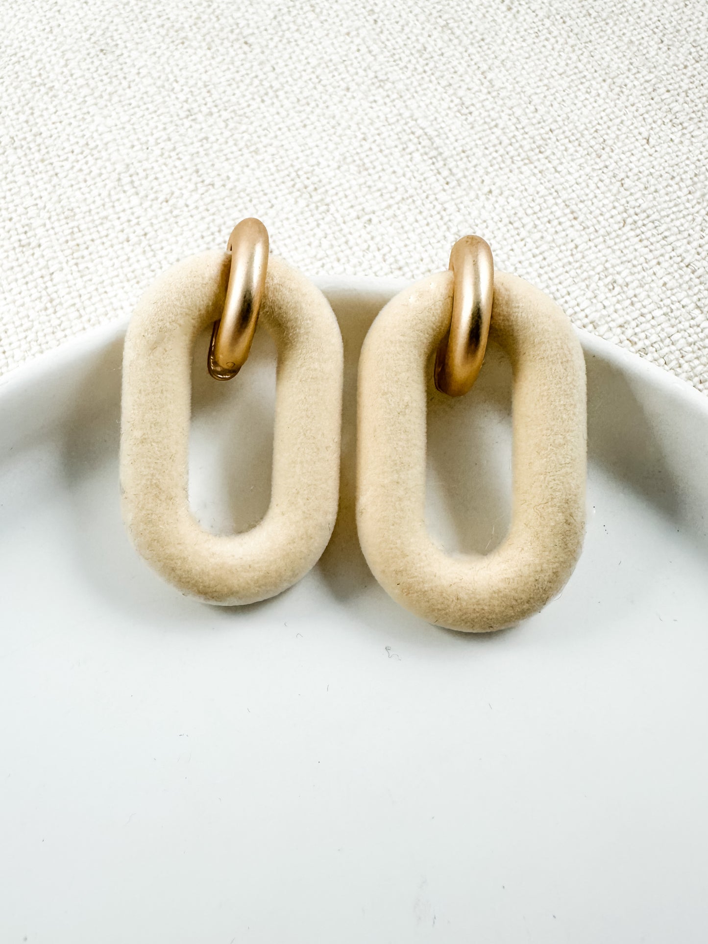 Velvet Links Earrings, Ivory