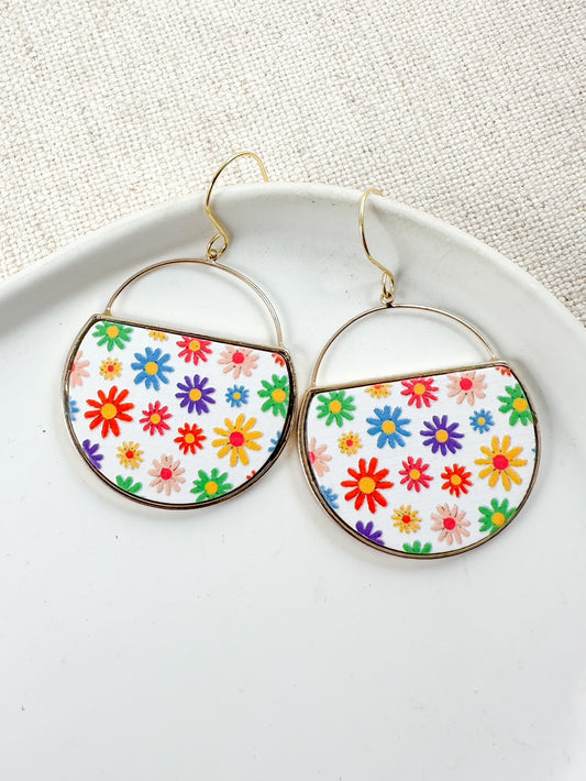 Daisy Stroll Earrings, White