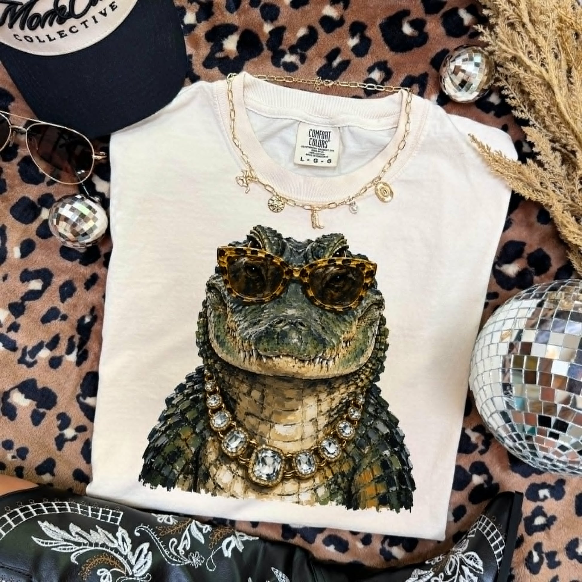 Bougie Gator mascot graphic tee flat lay