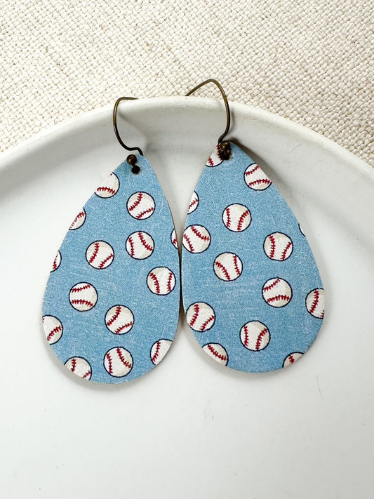 Stitch & Sky Earrings, Medium Oak