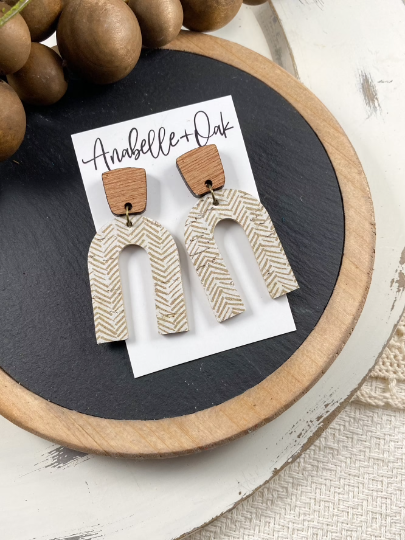 Natural Hatched Arch Earrings